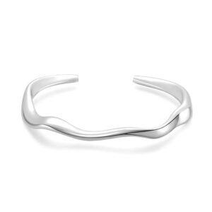 Solid plain loop bracelet