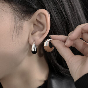 Maillard color artificial drop C hoop earrings