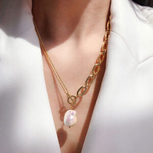 Natural pearl pendant necklace